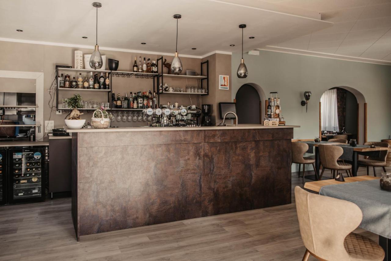 Albergo Ristorante Al Portico Gerra  Eksteriør bilde